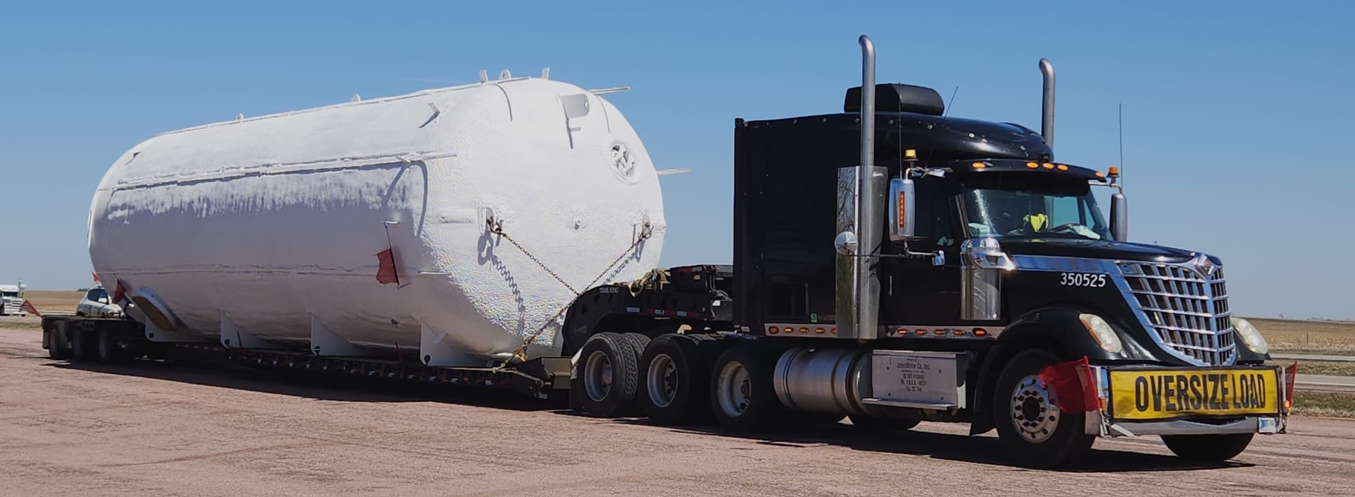 ANJ-OSOW oversize tank transport